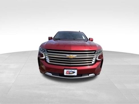 Used 2024 Chevrolet Suburban High Country w/ Premium Package 2 AWD/4WD image 3