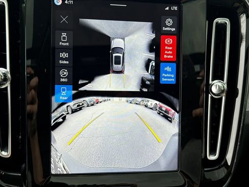 Certified 2026 Volvo XC40 B5 Plus AWD/4WD image 16