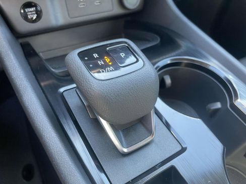 Used 2025 Nissan Rogue SV FWD image 30