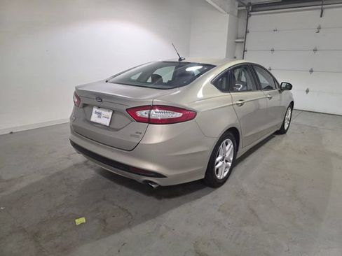 Used 2016 Ford Fusion SE w/ SE Cold Weather Package FWD image 7
