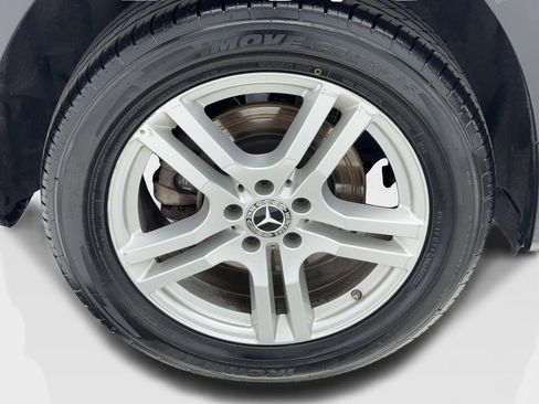 Used 2023 Mercedes-Benz GLB 250 4MATIC w/ Premium Package image 56