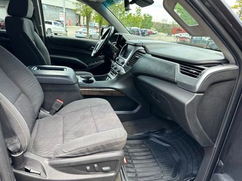 Used 2018 Chevrolet Suburban LS w/ Enhanced Driver Alert Package RWD image 28