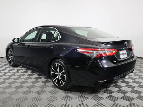 Used 2018 Toyota Camry SE FWD image 4