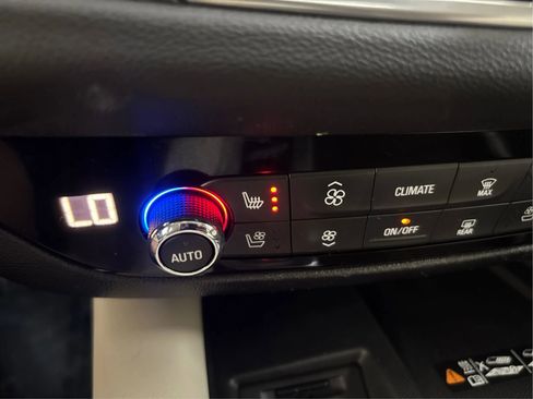 Used 2022 Buick Enclave Avenir w/ Avenir Technology Package AWD/4WD image 46