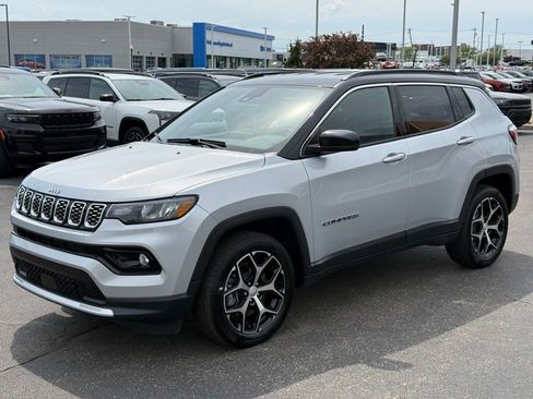 Certified 2024 Jeep Compass Limited AWD/4WD image 7