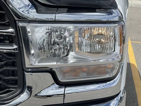 Used 2024 RAM 2500 Tradesman w/ Chrome Appearance Group AWD/4WD image 15