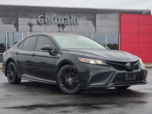 Used 2022 Toyota Camry SE AWD/4WD image 2