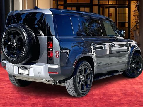 Used 2025 Land Rover Defender 110 S image 12