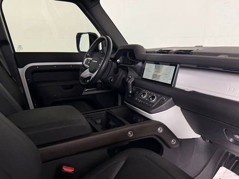 Used 2024 Land Rover Defender 110 S image 18