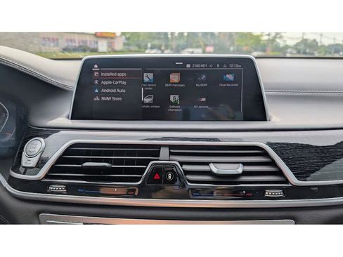 Used 2022 BMW 750i xDrive w/ Executive Package image 25