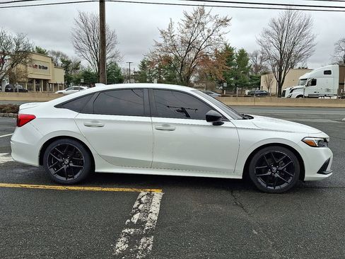 Used 2023 Honda Civic Sport image 8