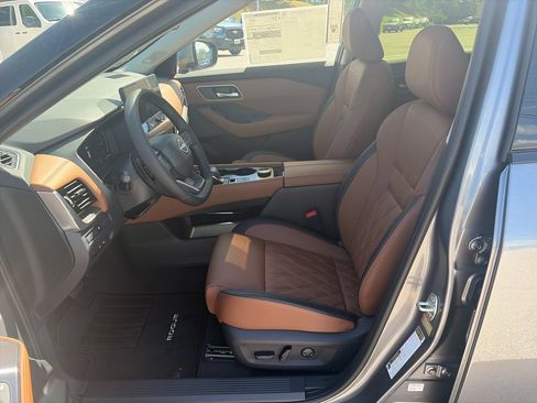New 2026 Nissan Rogue Platinum AWD/4WD image 10