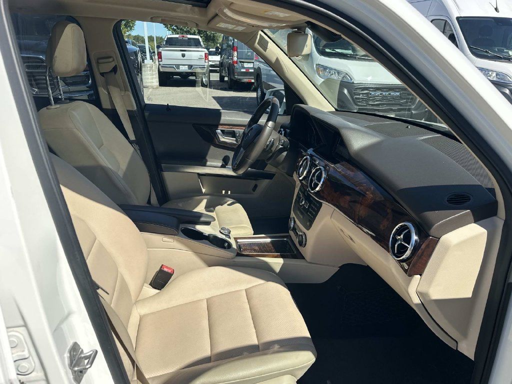 Used 2013 Mercedes-Benz GLK 350 4MATIC image 12