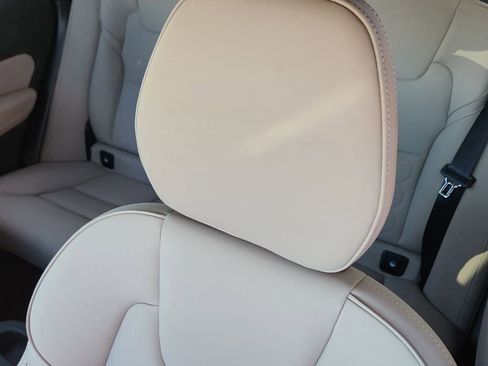 New 2026 Volvo XC60 B5 Plus w/ Climate Package image 6