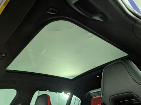 Used 2025 BMW M5 w/ Executive Package image 31