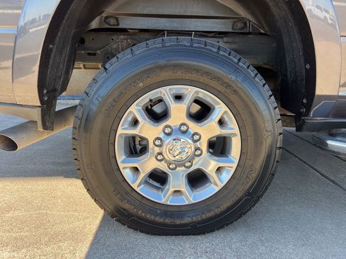 Used 2022 RAM 2500 Laramie w/ Chrome Appearance Group image 9