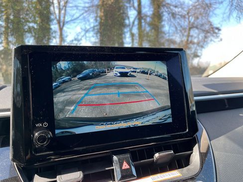 Used 2025 Toyota Corolla LE image 22