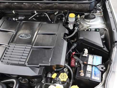 Used 2010 Subaru Outback 3.6R Limited image 40