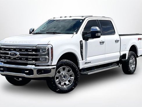 Used 2024 Ford F250 Lariat w/ Chrome Package image 3