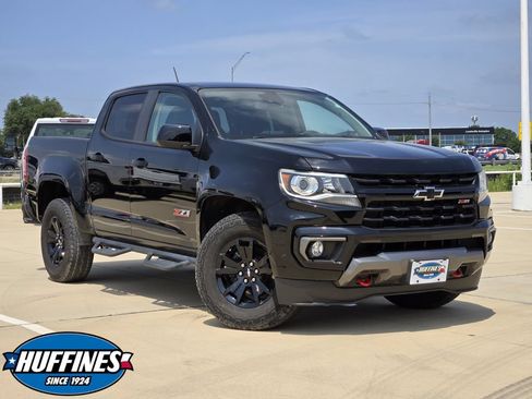 Used 2021 Chevrolet Colorado Z71 w/ Z71 Midnight Edition RWD image 1