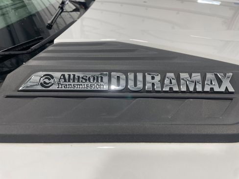 Used 2024 Chevrolet Silverado 2500 LTZ image 8