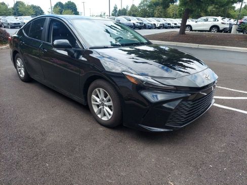 Used 2025 Toyota Camry LE FWD image 3