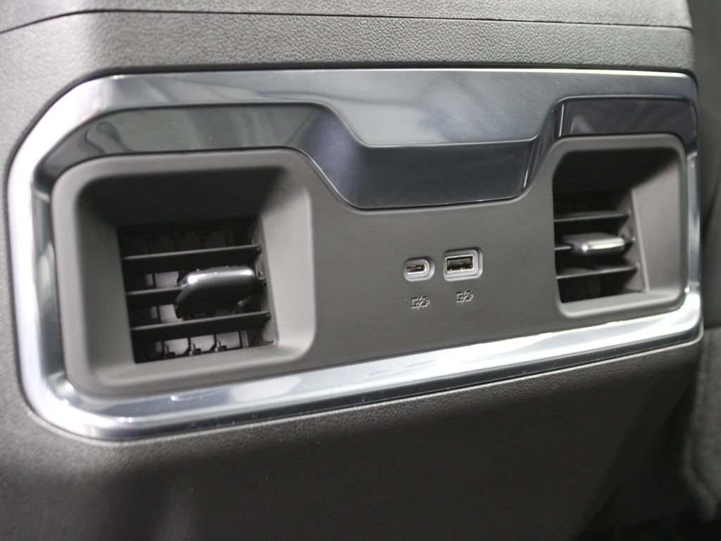 Used 2023 Chevrolet Silverado 1500 LTZ AWD/4WD image 18