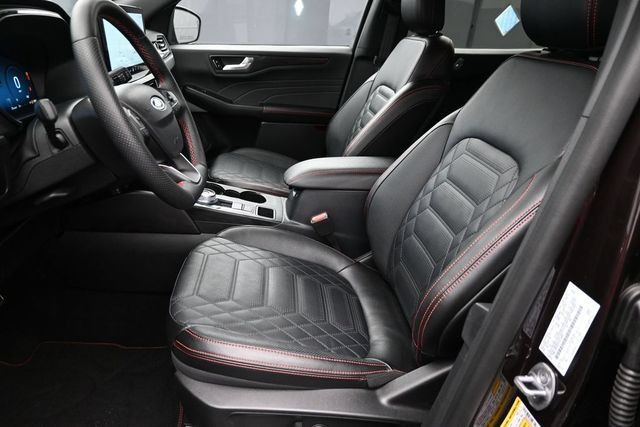 Certified 2023 Ford Escape ST-Line Elite w/ Premium Technology Package AWD/4WD image 24