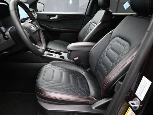 Certified 2023 Ford Escape ST-Line Elite w/ Premium Technology Package AWD/4WD image 24
