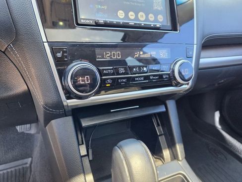 Used 2018 Subaru Outback 2.5i Limited AWD/4WD image 26