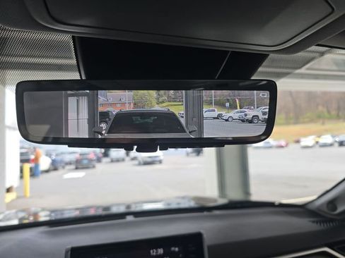 Used 2020 Toyota RAV4 XLE Premium image 22