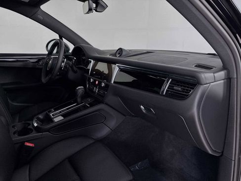 New 2026 Porsche Macan Turbo image 31