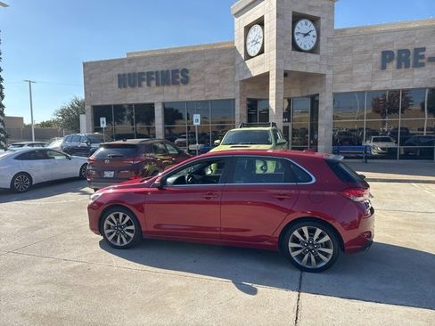 Used 2018 Hyundai Elantra GT Sport image 2