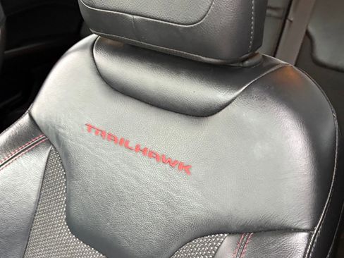 Used 2018 Jeep Compass Trailhawk w/ Navigation Group image 29