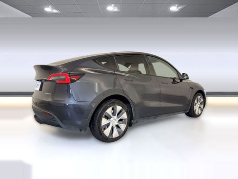 Used 2024 Tesla Model Y Long Range AWD/4WD image 9