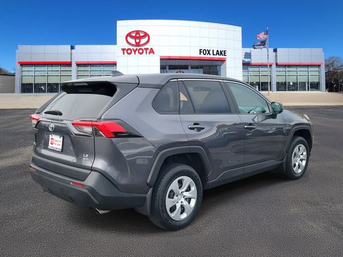 Used 2022 Toyota RAV4 LE image 4