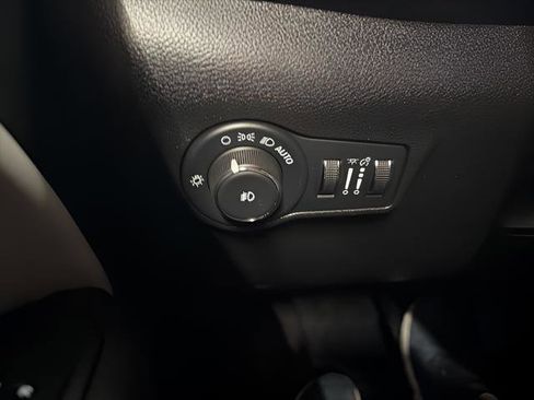 Used 2025 Jeep Compass Limited AWD/4WD image 23