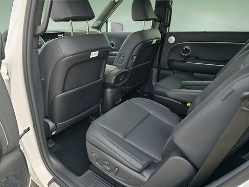 New 2026 Hyundai Palisade Calligraphy AWD/4WD image 16