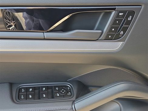 New 2026 Porsche Cayenne Coupe image 7