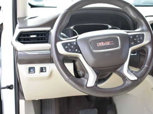 Used 2017 GMC Acadia Denali w/ Technology Package FWD image 23
