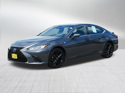 Used 2022 Lexus ES 300h F Sport w/ Accessory Package 2 FWD image 3