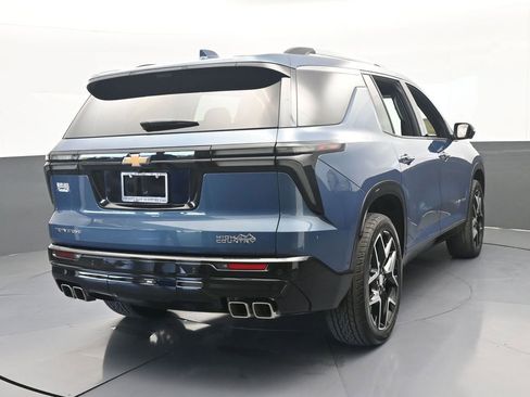 Used 2025 Chevrolet Traverse High Country FWD image 5