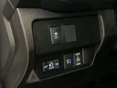 Used 2022 Toyota Tacoma TRD Off-Road w/ TRD Premium Off Road Package AWD/4WD image 38