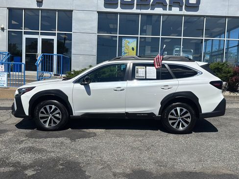 Certified 2024 Subaru Outback Premium AWD/4WD image 8