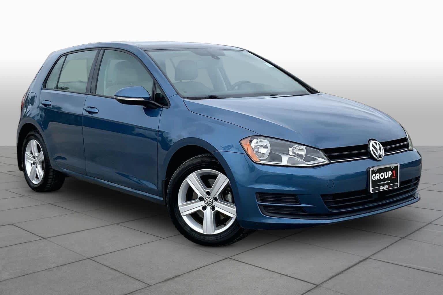 Used 2017 Volkswagen Golf Wolfsburg Edition FWD image 3
