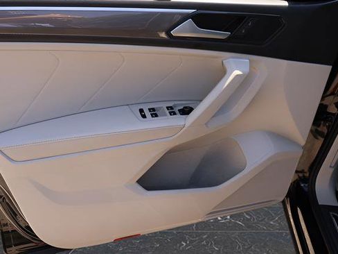 Certified 2023 Volkswagen Tiguan SE R-Line image 10