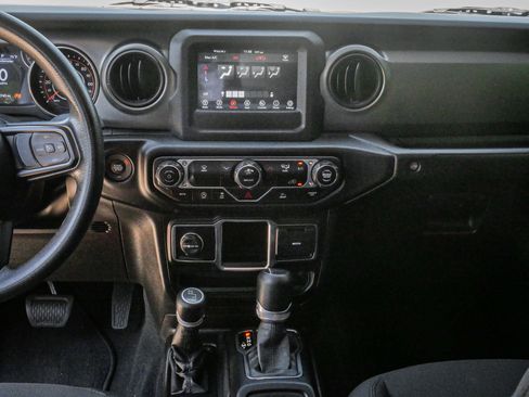 Used 2022 Jeep Gladiator Sport image 26