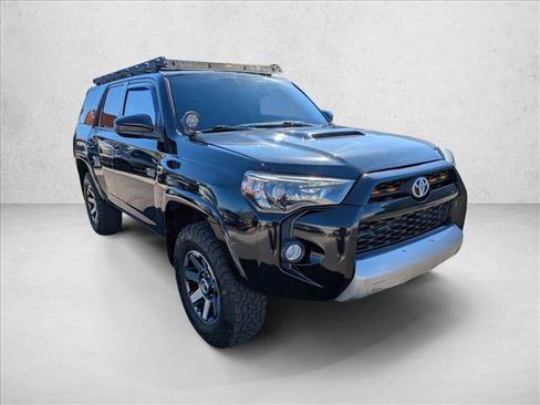 Used 2018 Toyota 4Runner TRD Off-Road image 3