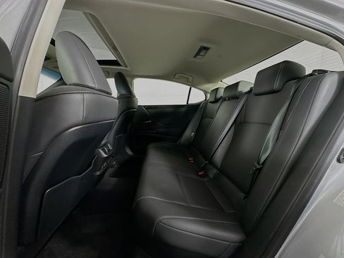 Used 2019 Lexus ES 300h image 26