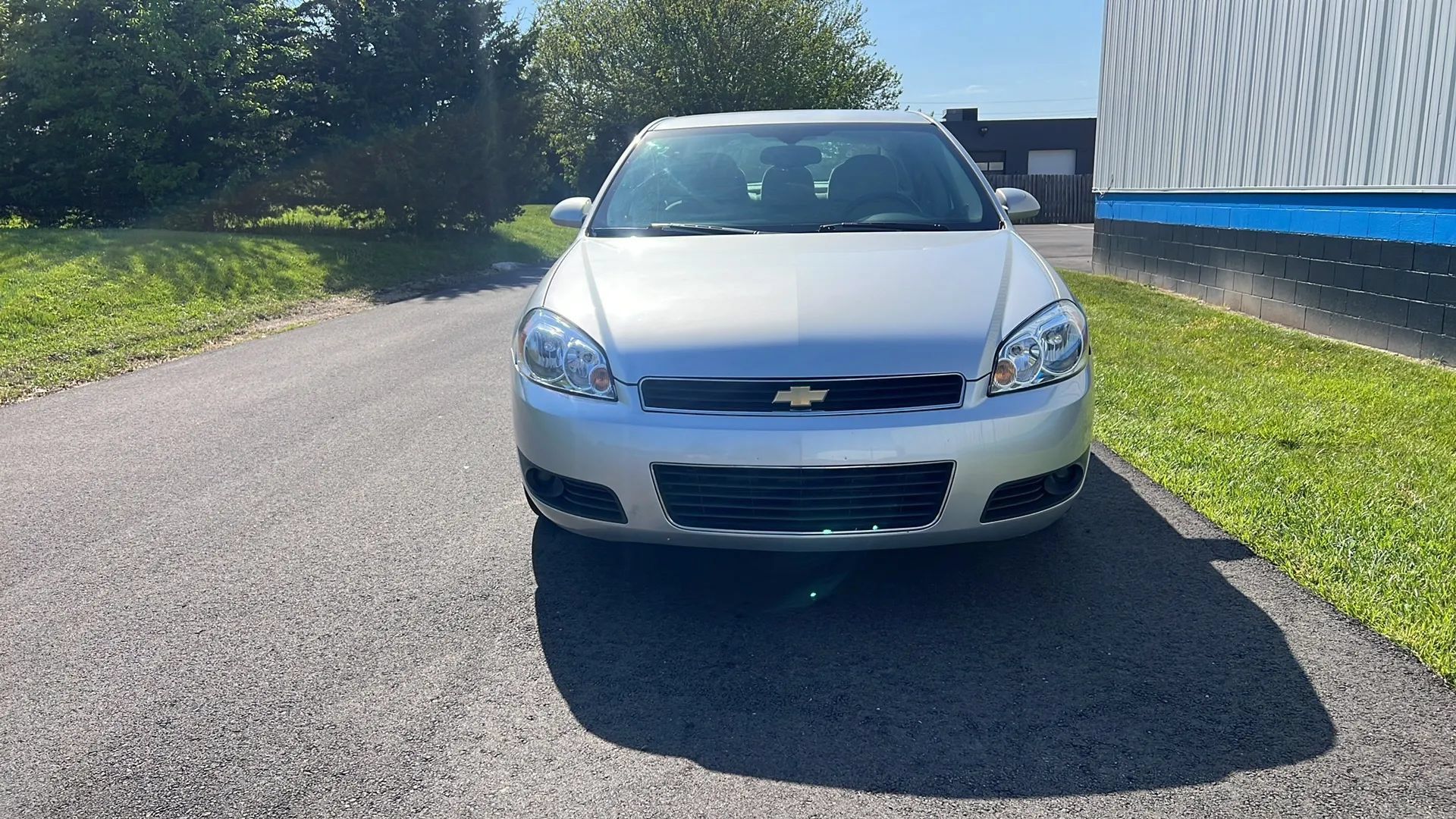 Used 2011 Chevrolet Impala LT FWD image 2